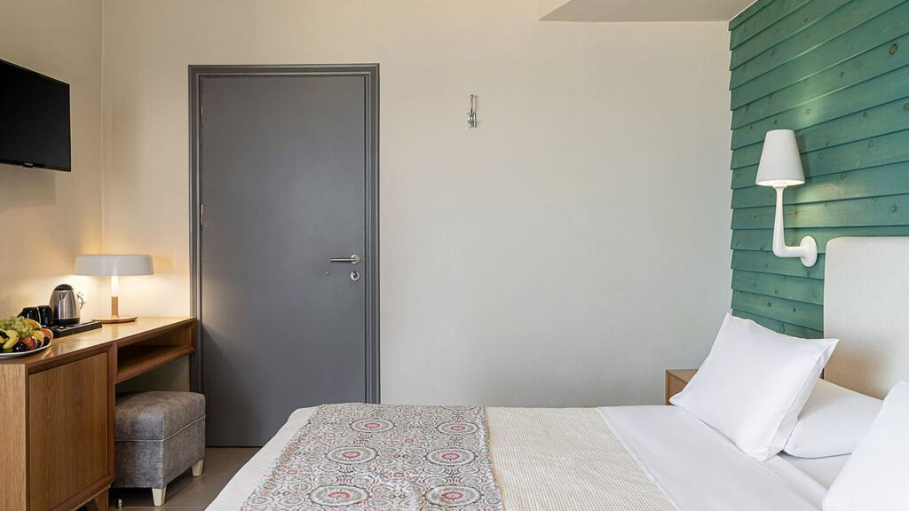 Elia Agia Marina Beach Hotel