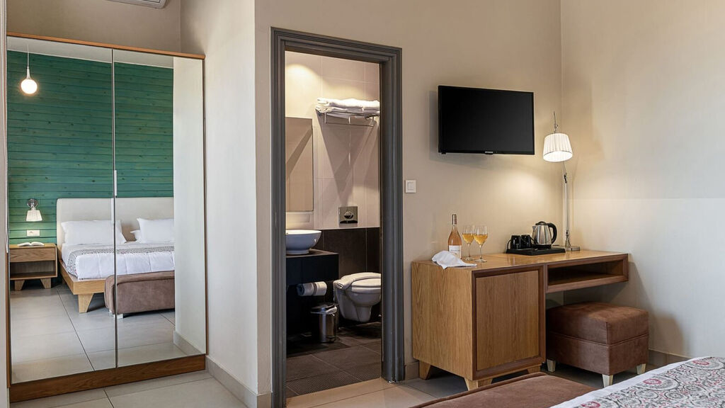 Elia Agia Marina Beach Hotel