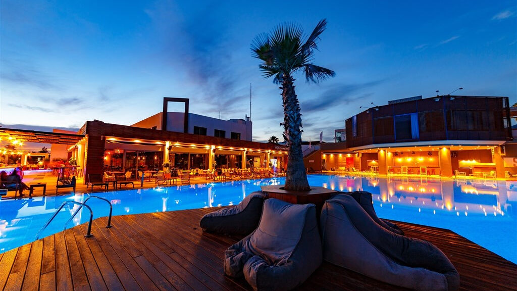 Elite City Resort