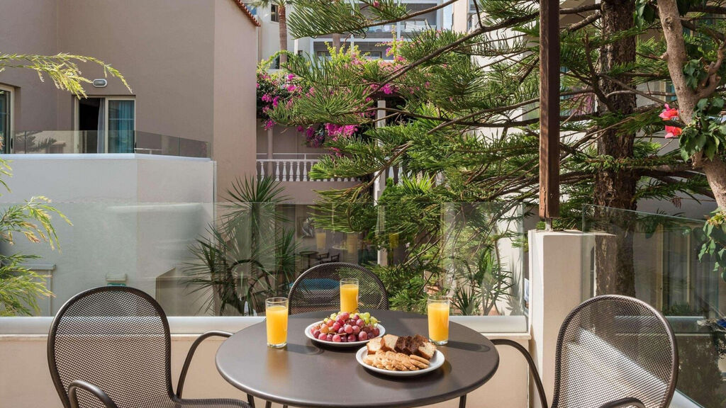 Elotis Suites Ag. Marina