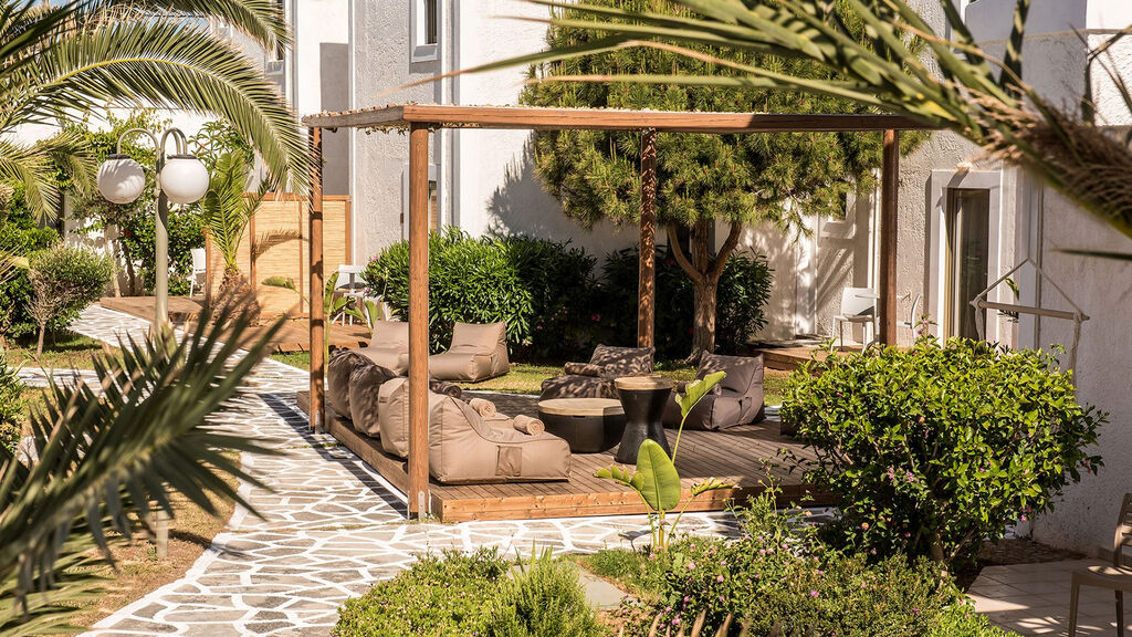 Enorme Maya Beach Resort