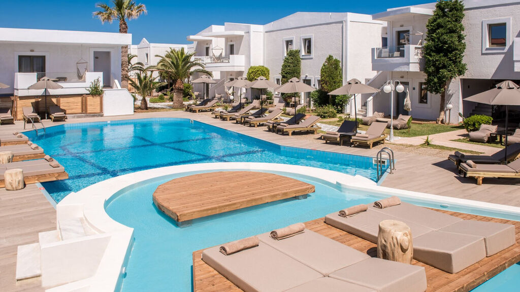 Enorme Maya Beach Resort