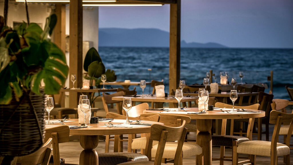 Enorme Maya Beach Resort