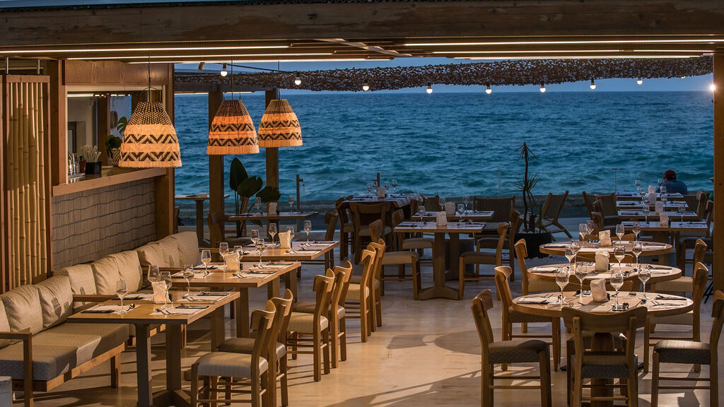 Enorme Maya Beach Resort