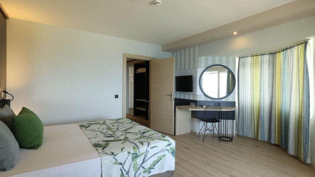 Eos Beach Resort By Selene