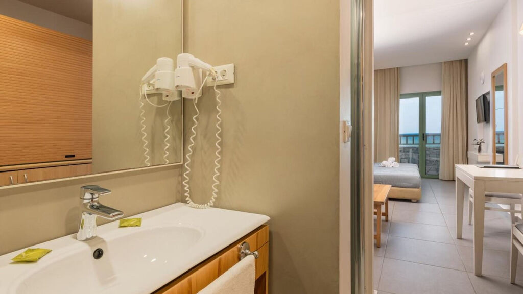 Erato Beach Hotel - Adults Only