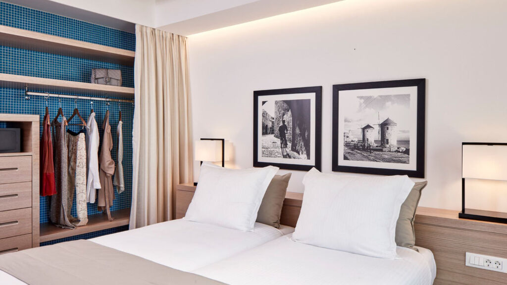 Esperos Blue Village