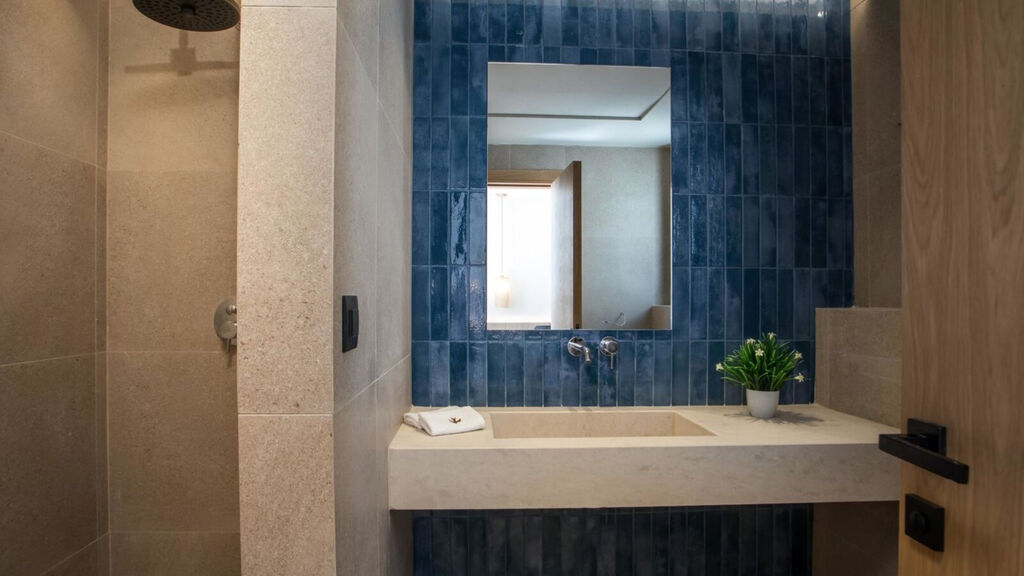 Este Elegant Suites & Villas