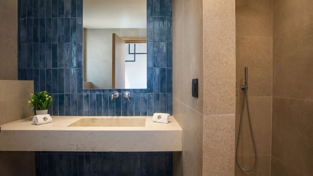 Este Elegant Suites & Villas