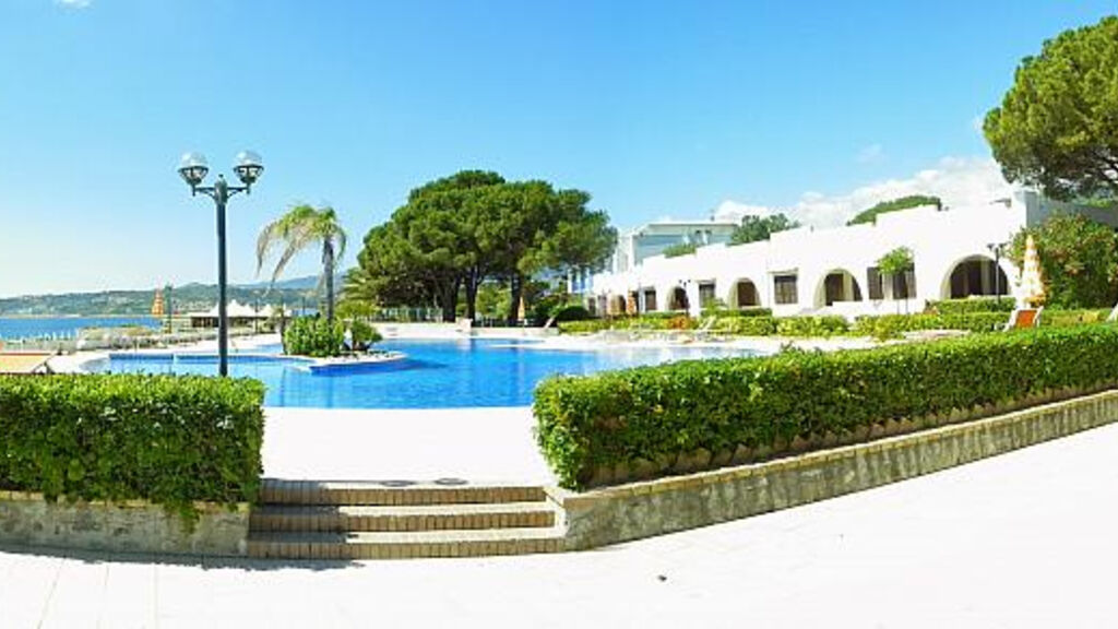 Estella Club