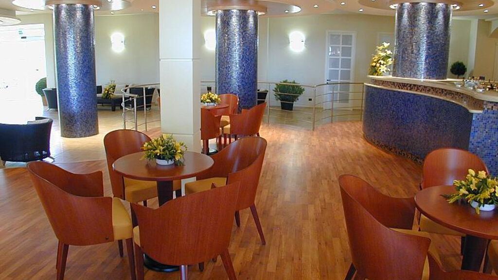 Estella Club