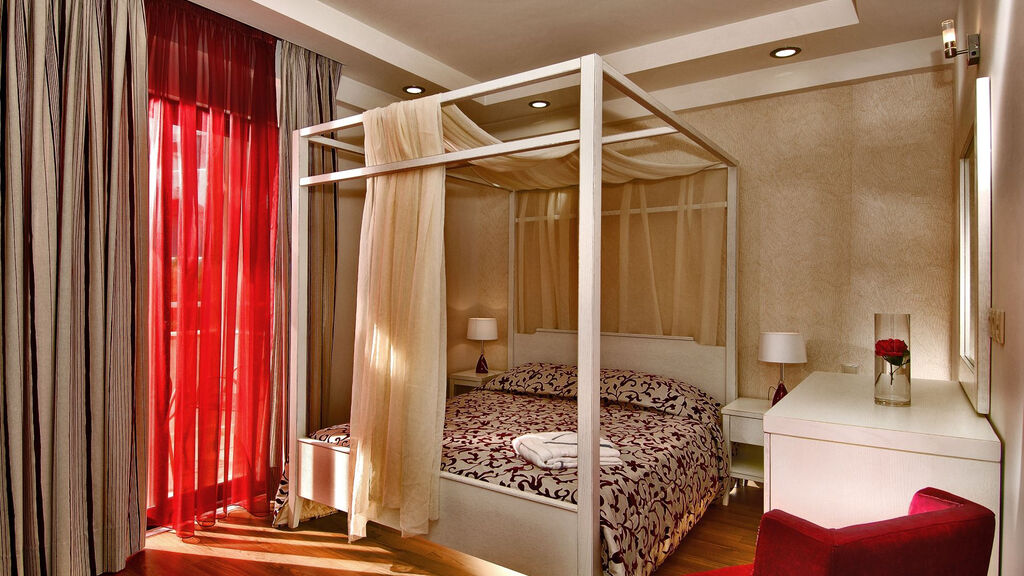 Eva Mare Hotel & Suites