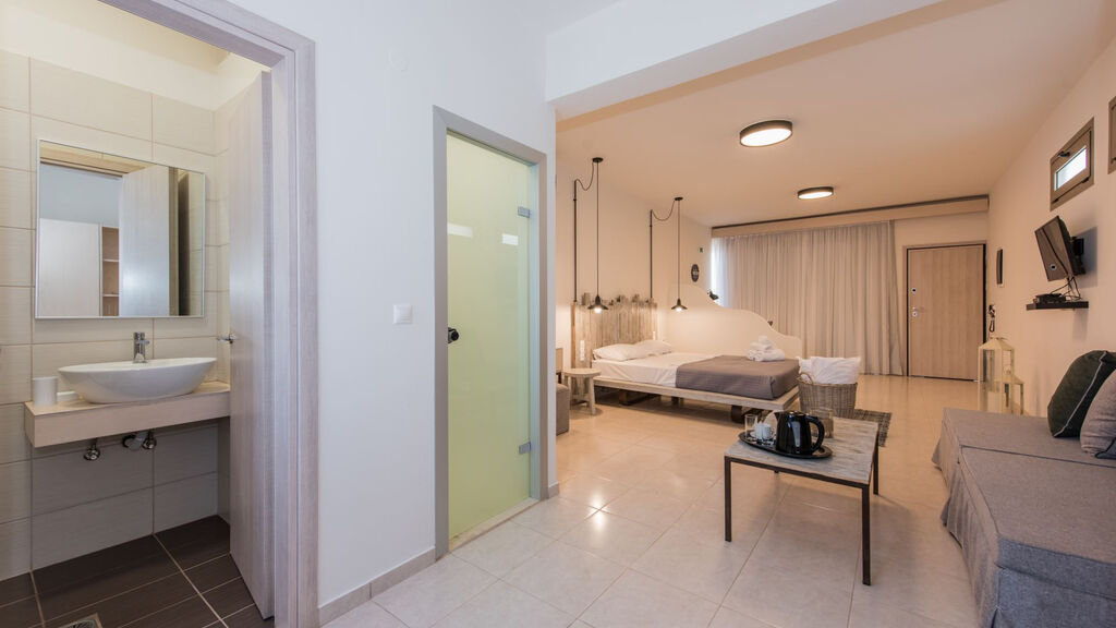 Eva Mare Hotel & Suites