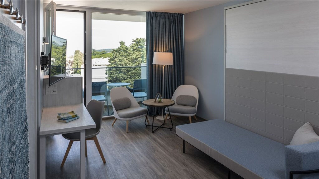 Hotel Club Funimation Borik