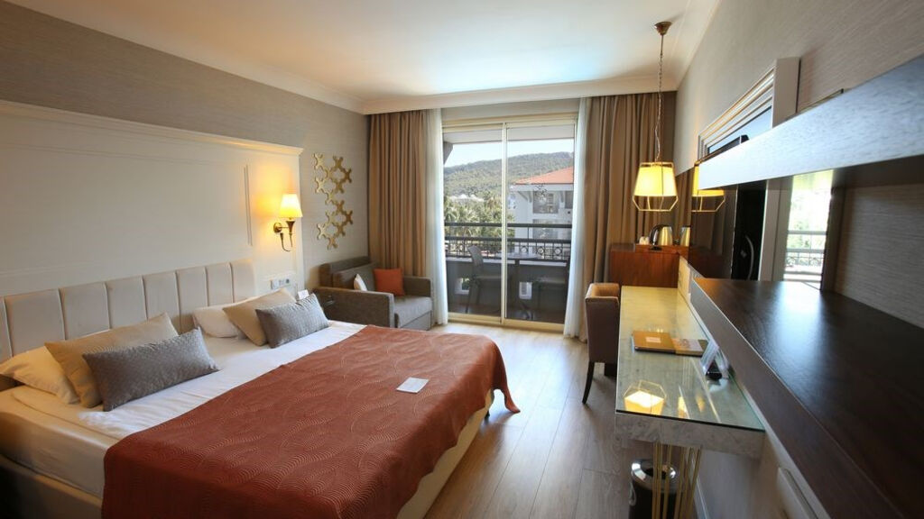 Fame Residence Kemer
