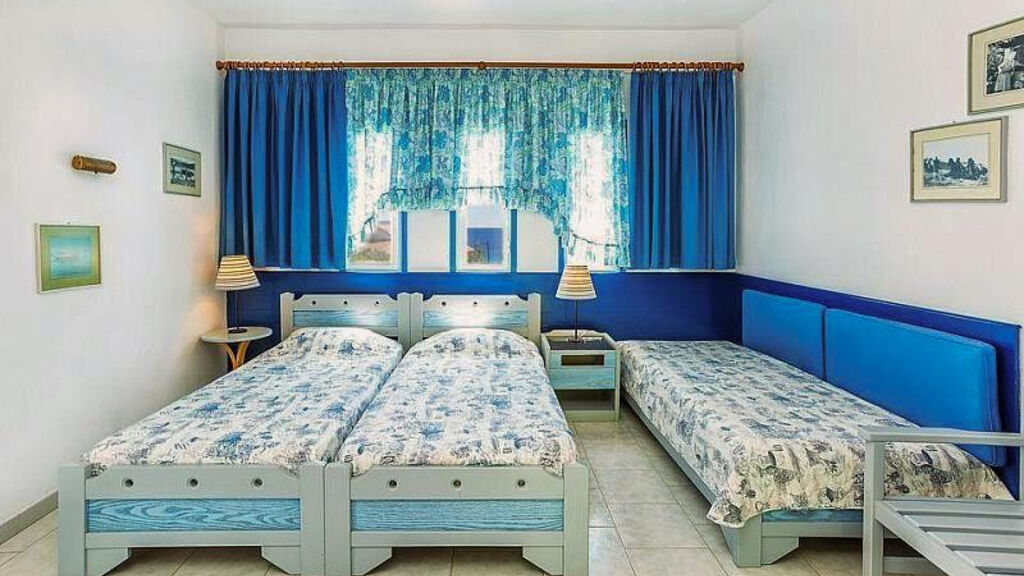 Faros Apartments