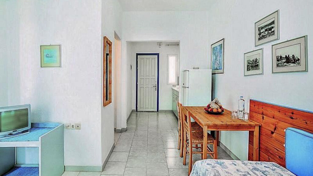 Faros Apartments