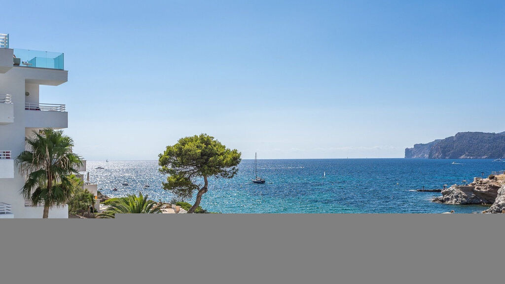 Fergus Style Cala Blanca Suites