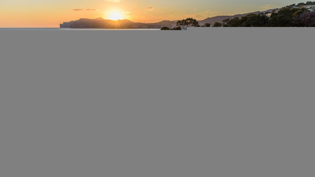 Fergus Style Cala Blanca Suites