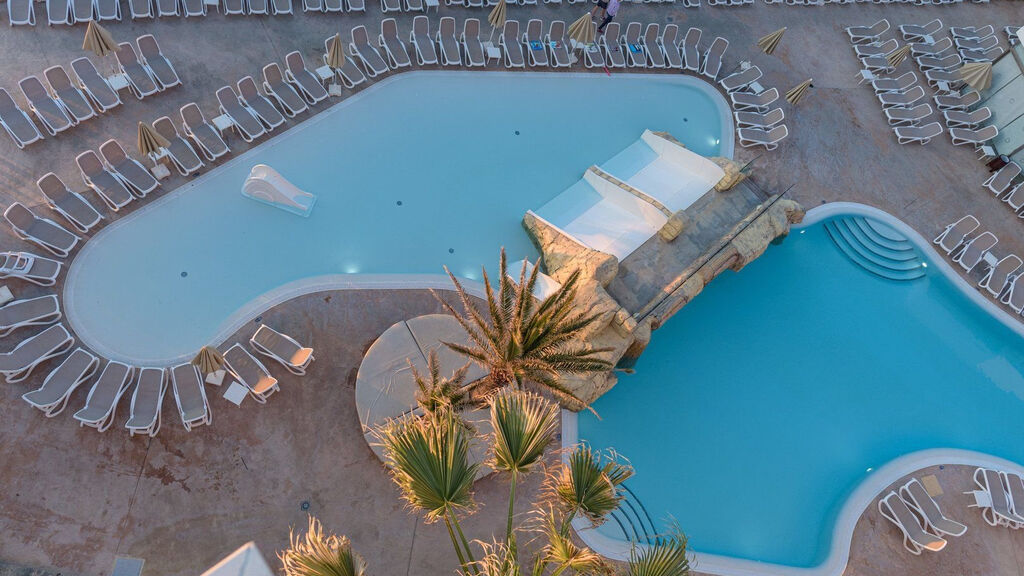 Fergus Style Cala Blanca Suites