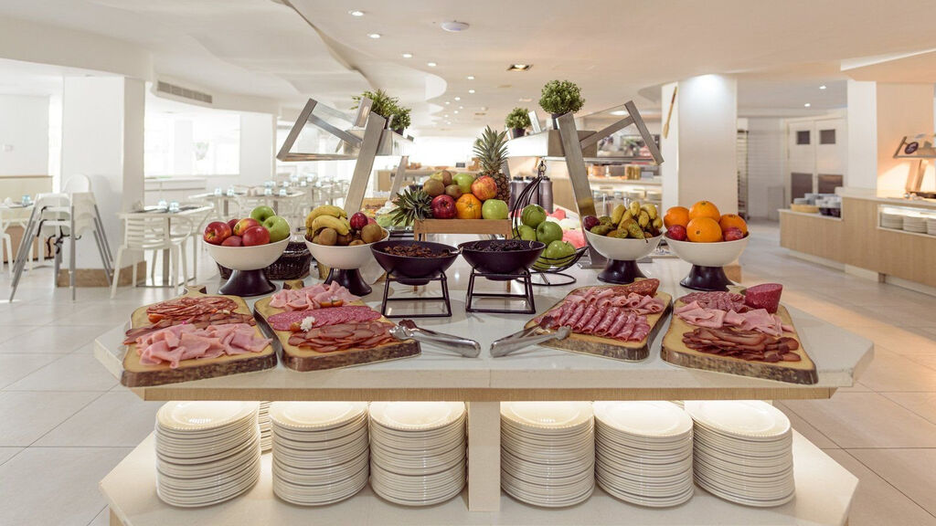 Fergus Style Cala Blanca Suites