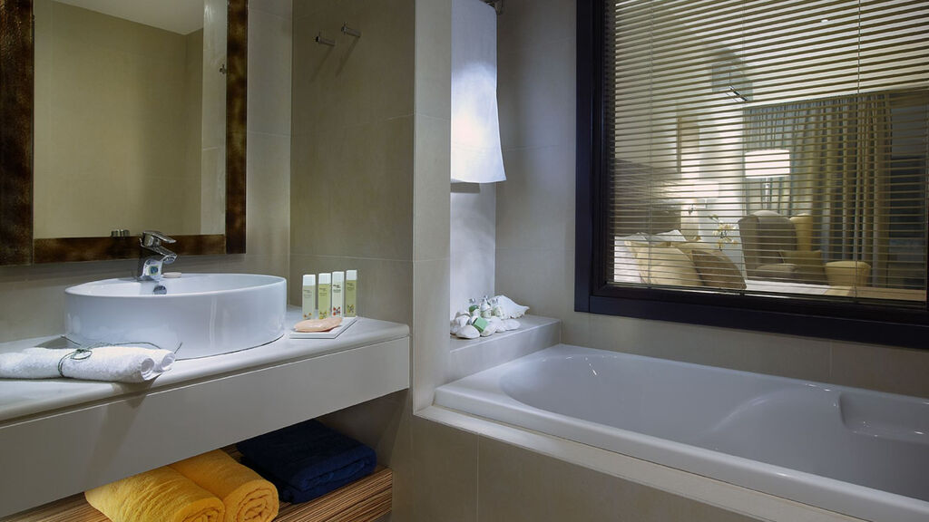 Filion Suites Resort & Spa