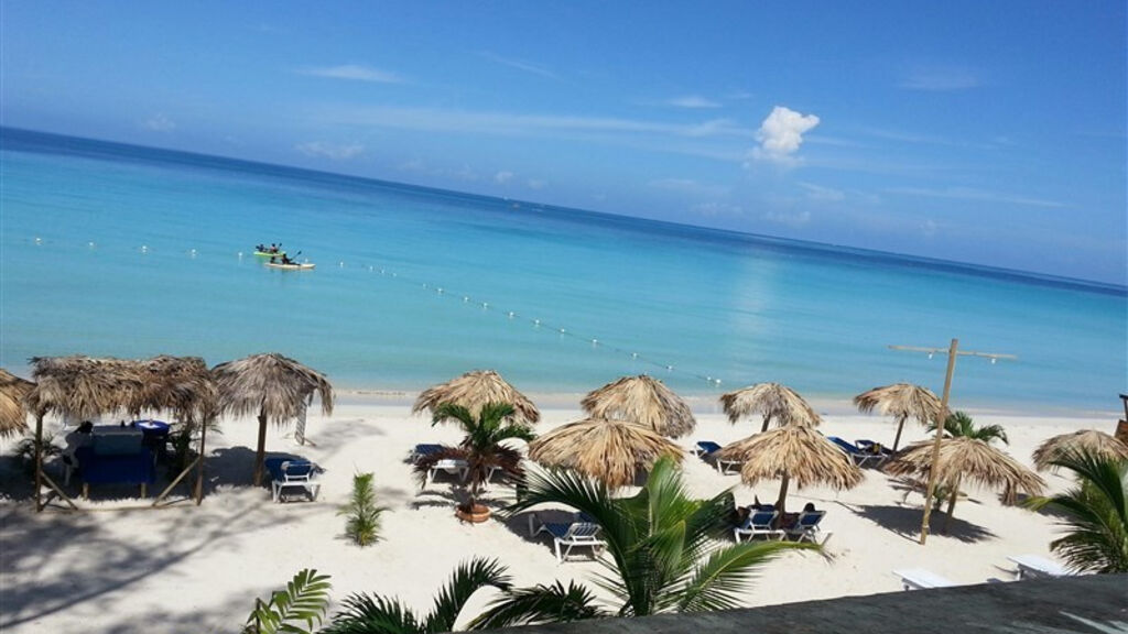 Fun Holiday Beach Resort