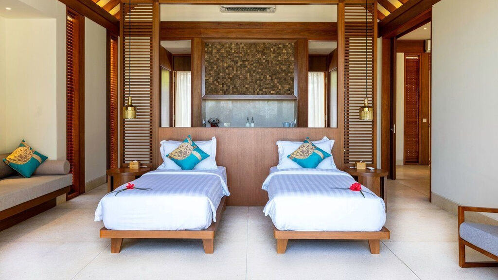 Furaveri Island Resort & Spa