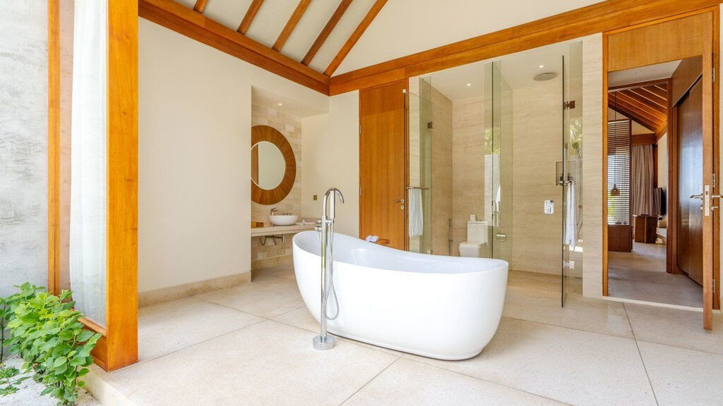 Furaveri Island Resort & Spa