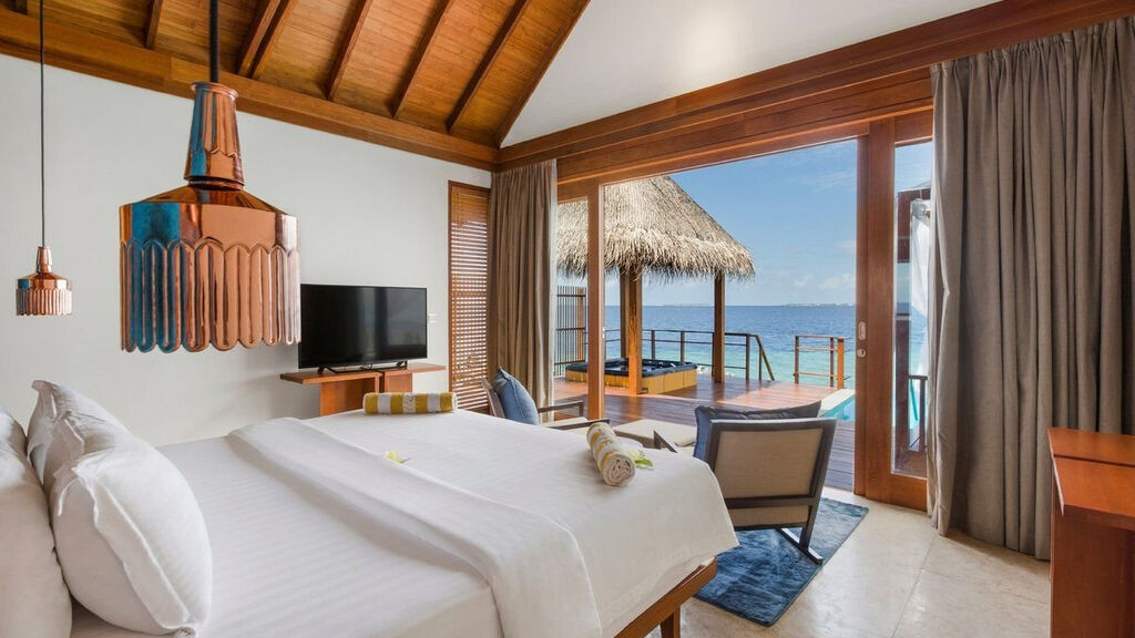 Furaveri Island Resort & Spa