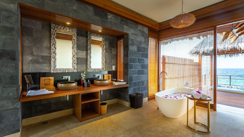 Furaveri Island Resort & Spa