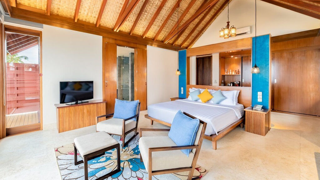 Furaveri Island Resort & Spa