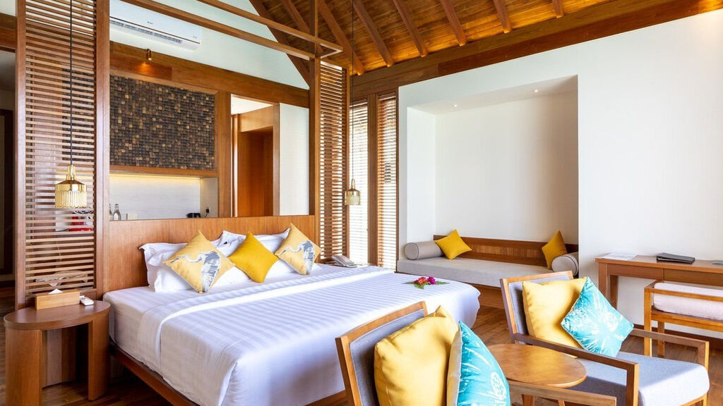 Furaveri Island Resort & Spa