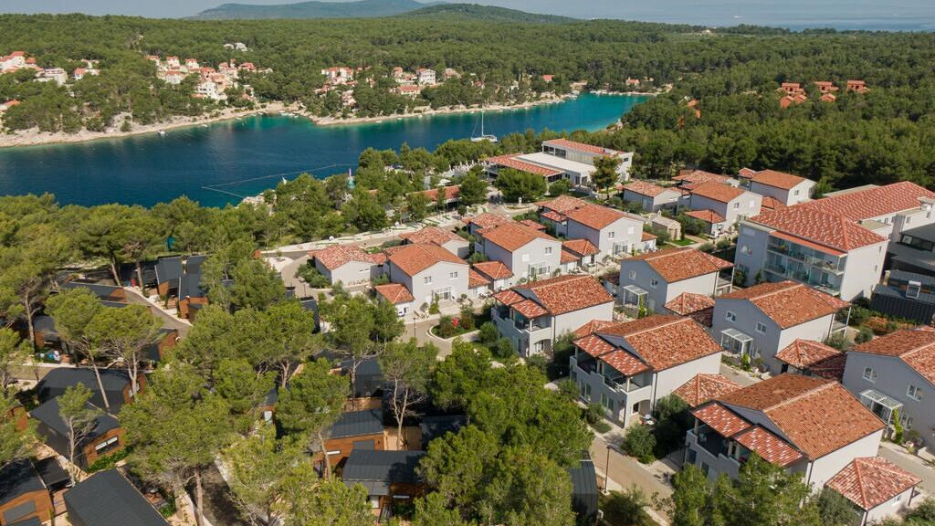 Gava Waterman Milna Resort