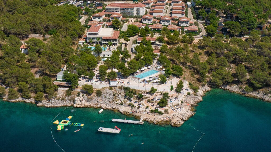 Gava Waterman Milna Resort