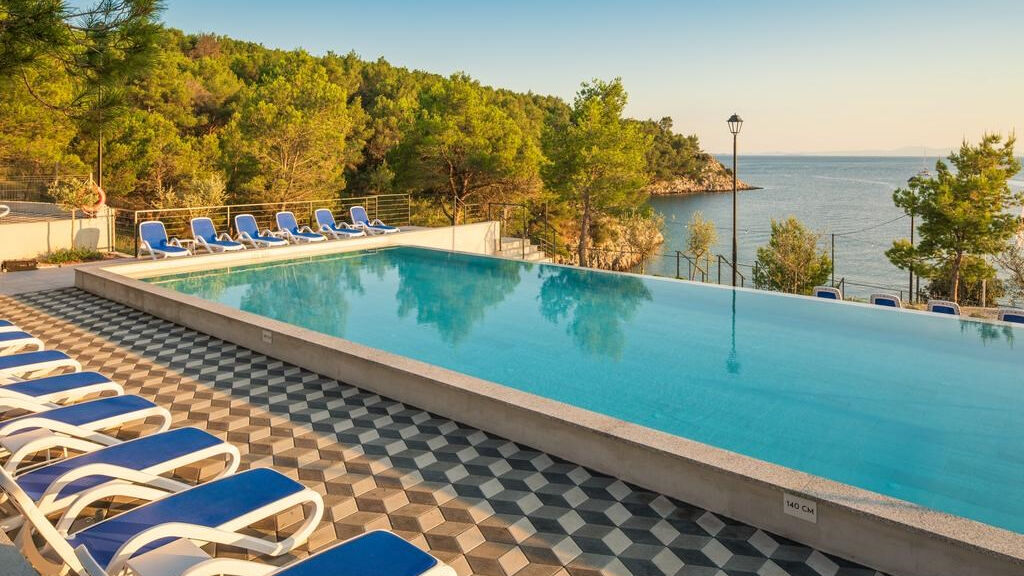 Gava Waterman Milna Resort