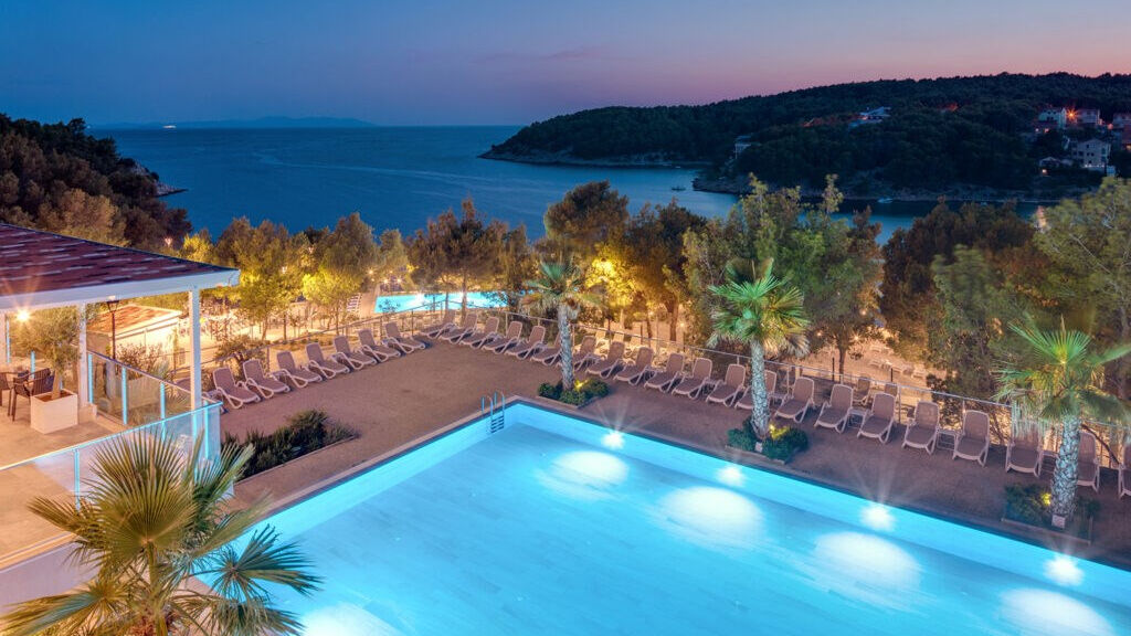 Gava Waterman Milna Resort
