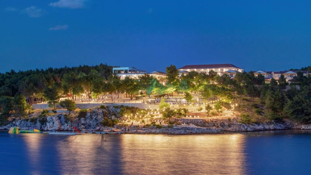 Gava Waterman Milna Resort