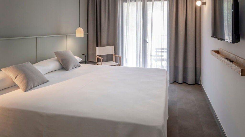 Ght Miratge Adults Only