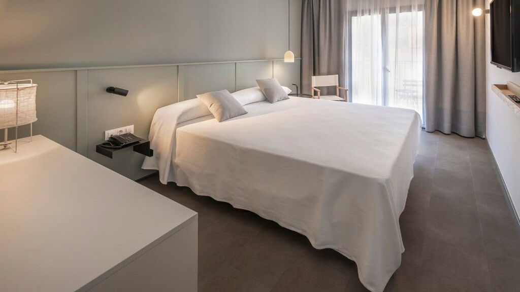 Ght Miratge Adults Only