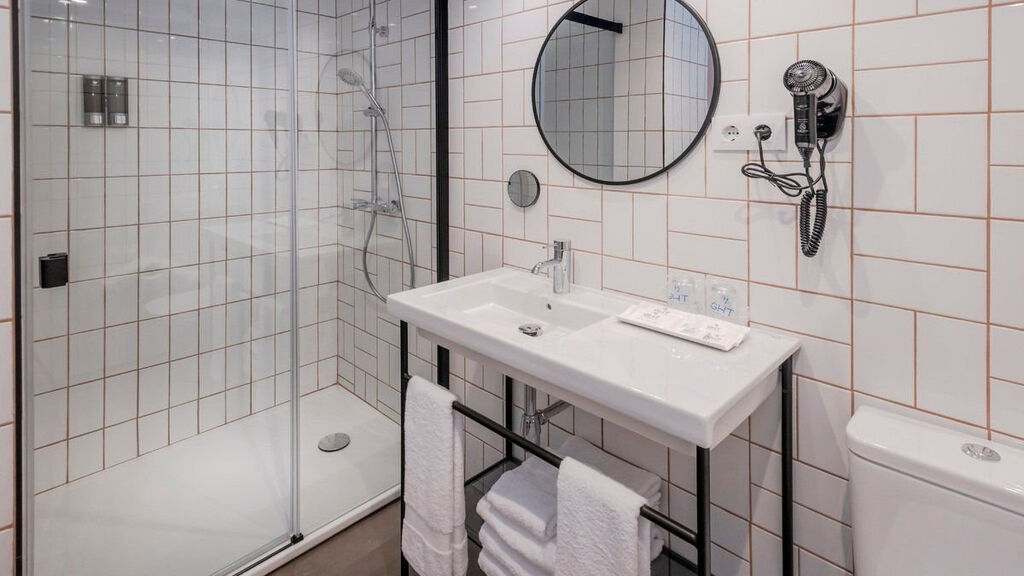 Ght Miratge Adults Only