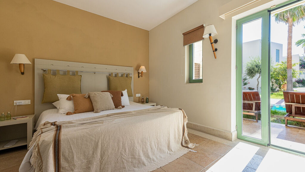 Giannoulis Grand Bay Beach Resort