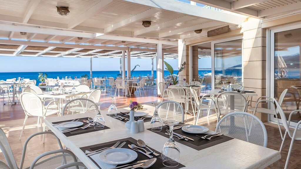 Giannoulis Grand Bay Beach Resort