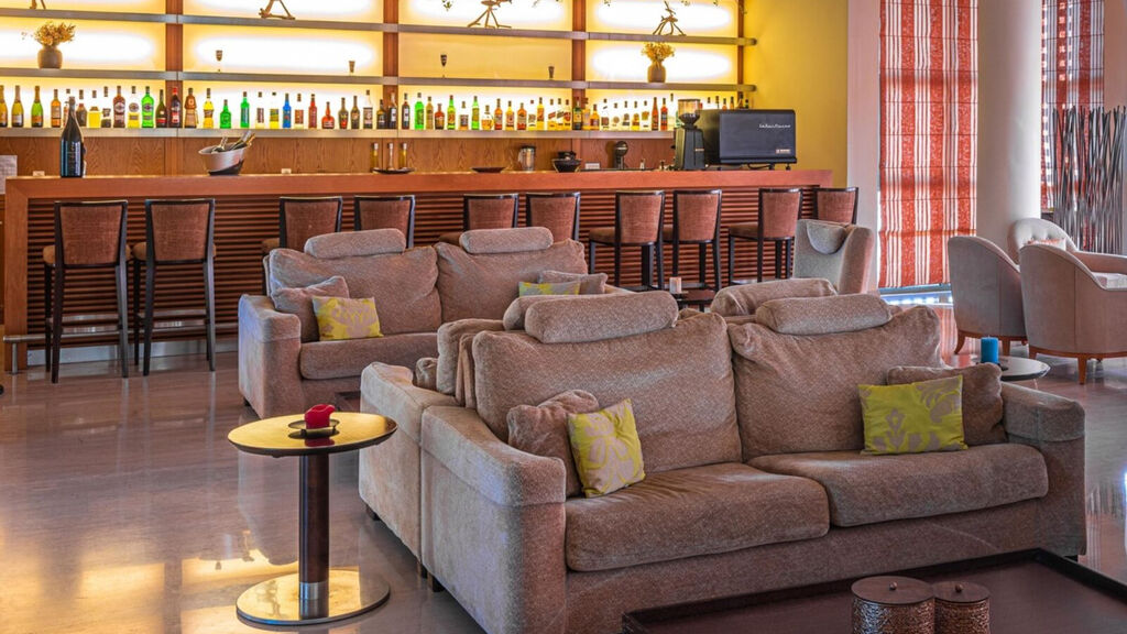 Giannoulis Santa Marina Plaza