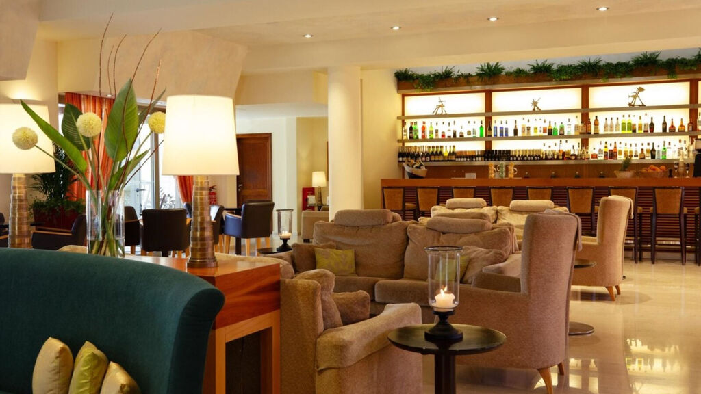 Giannoulis Santa Marina Plaza