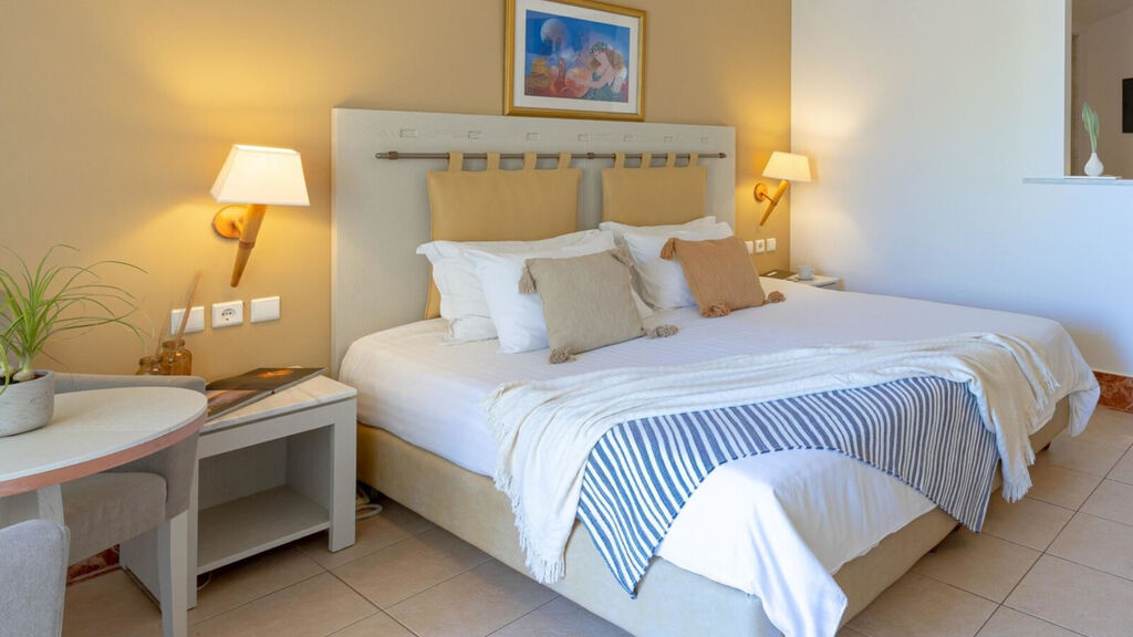 Giannoulis Santa Marina Plaza