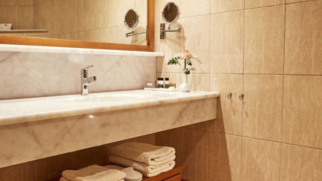 Giannoulis Santa Marina Plaza