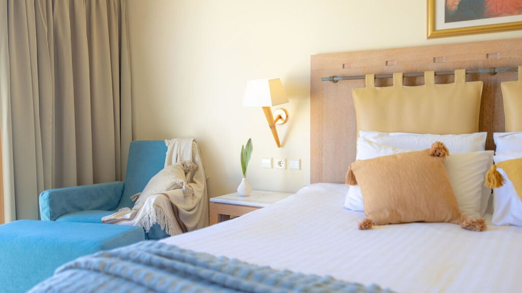 Giannoulis Santa Marina Plaza