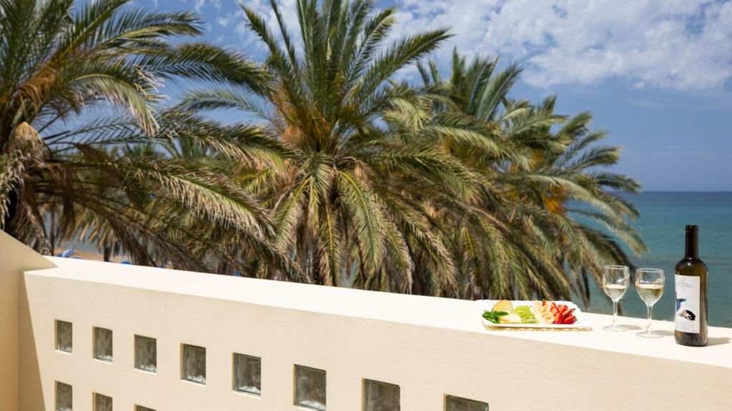 Giannoulis Santa Marina Plaza