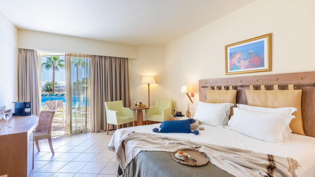 Giannoulis Santa Marina Plaza